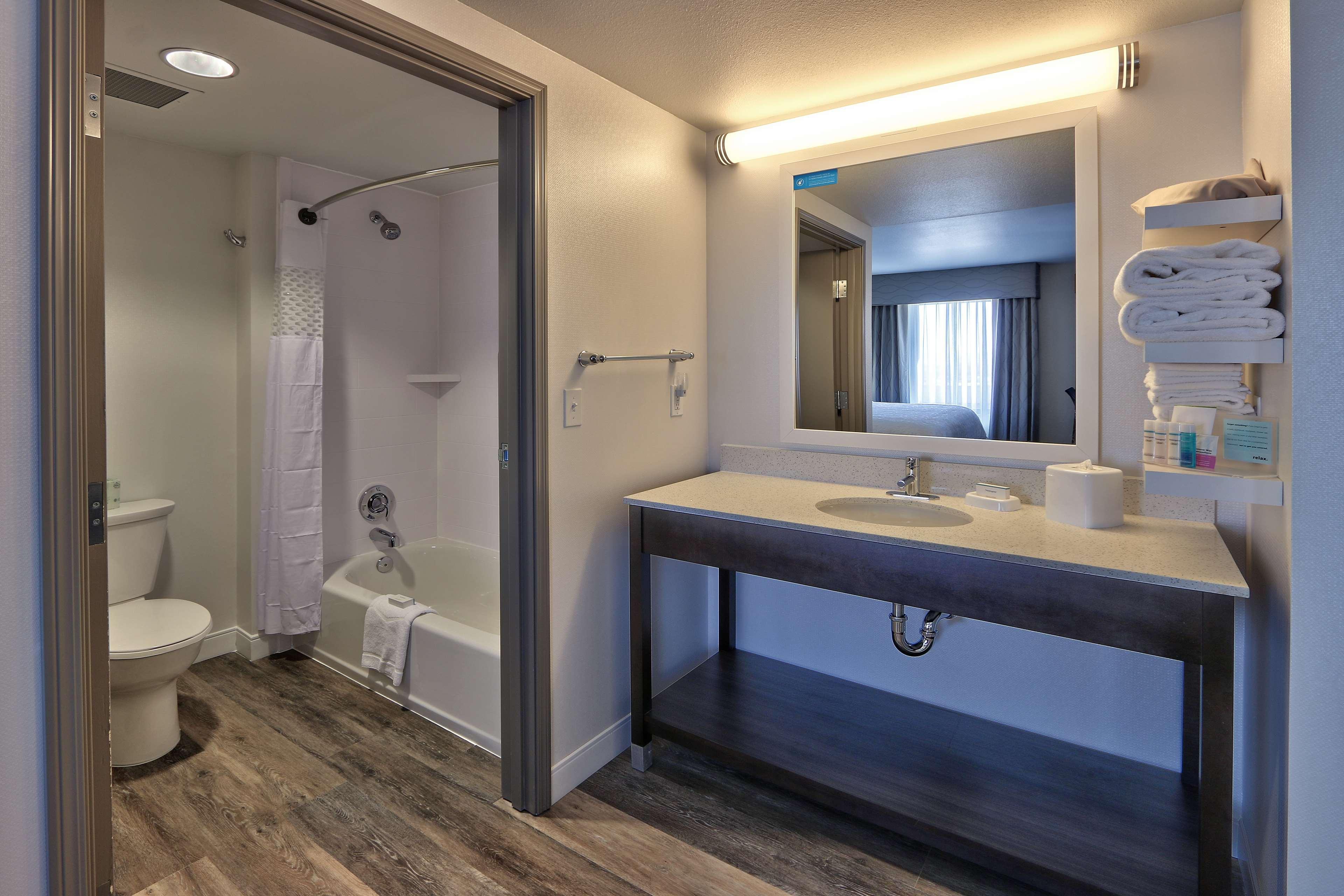 Hampton Inn & Suites Albuquerque Airport Ngoại thất bức ảnh